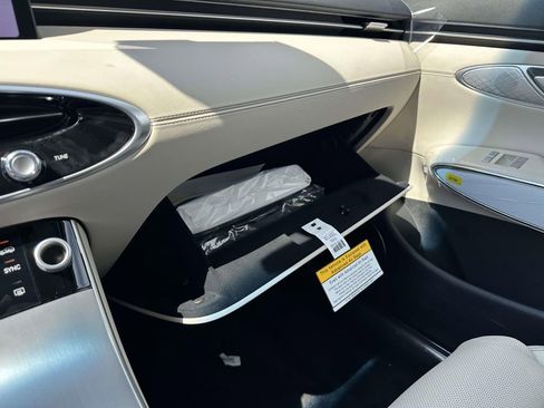 New 2026 Genesis GV70 2.5T Select AWD/4WD image 17