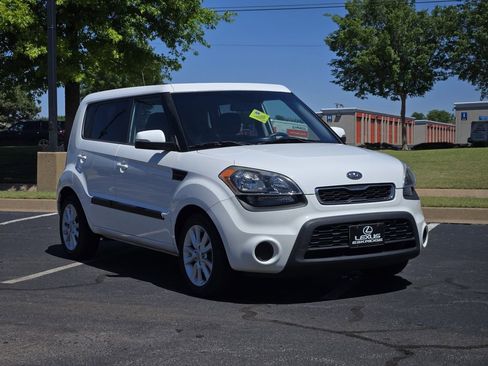 Used 2012 Kia Soul + w/ Audio Pkg FWD image 3