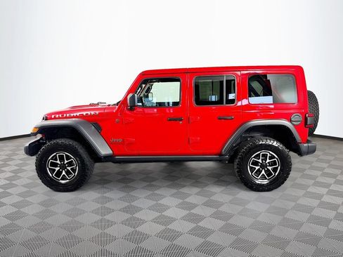 Used 2025 Jeep Wrangler Unlimited Rubicon AWD/4WD image 4