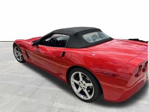 Used 2006 Chevrolet Corvette Convertible w/ Preferred Equipment Group RWD image 3