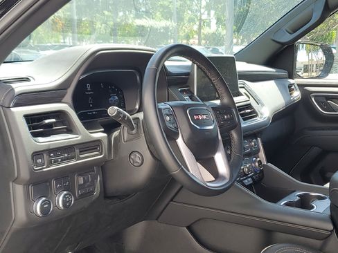 Certified 2024 GMC Yukon SLT w/ SLT Luxury Package RWD image 10