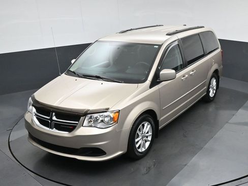 Used 2016 Dodge Grand Caravan SXT w/ Rear Park Assist Package image 66