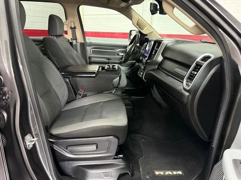 Used 2019 RAM 1500 Big Horn AWD/4WD image 12