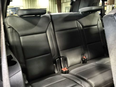Used 2025 Chevrolet Tahoe LT RWD image 30