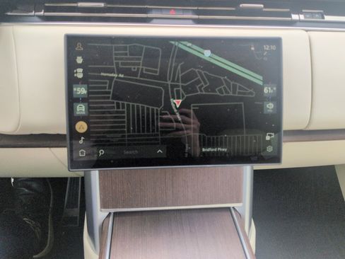 Certified 2025 Land Rover Range Rover SE image 15