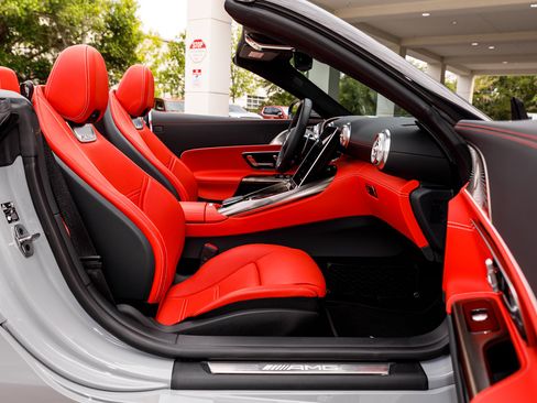 Used 2024 Mercedes-Benz SL 63 AMG 4MATIC image 25