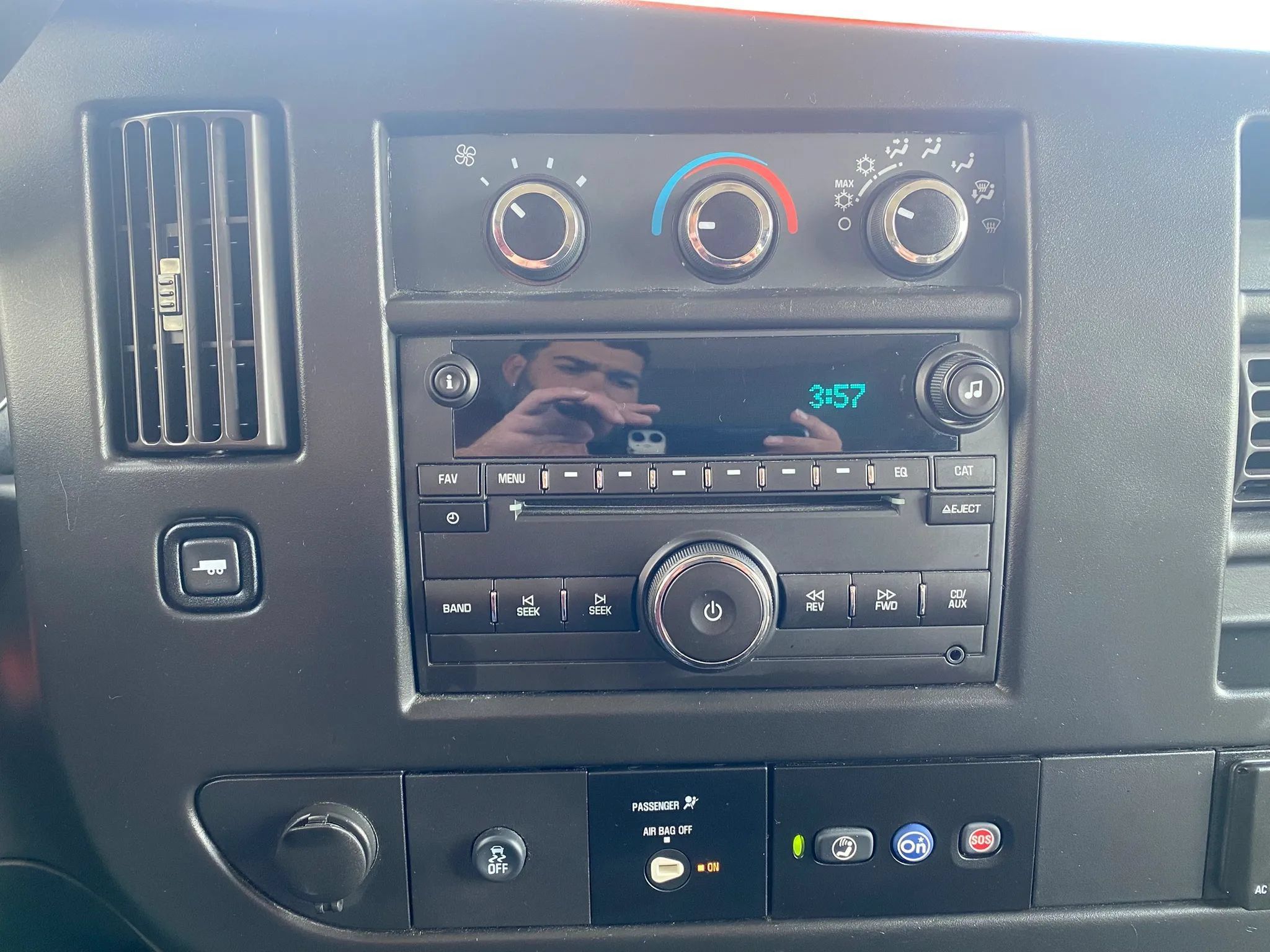 Used 2017 Chevrolet Express 3500 LT w/ LT Preferred Equipment Group RWD image 13