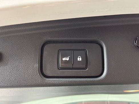 Used 2022 Nissan Pathfinder SV w/ SV Premium Package FWD image 51