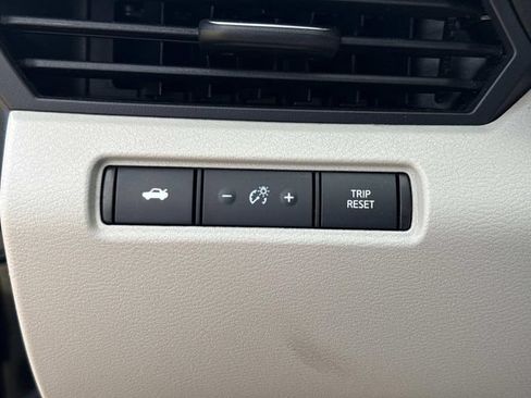 Used 2025 Nissan Altima 2.5 SV FWD image 26