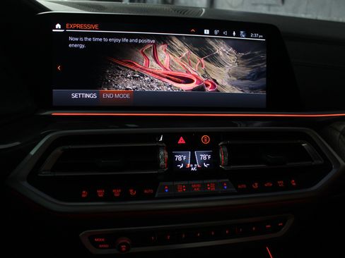 Used 2022 BMW X5 xDrive40i w/ Executive Package image 62