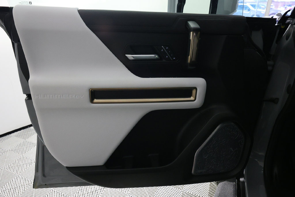 Used 2025 GMC Hummer EV 3X AWD/4WD image 16