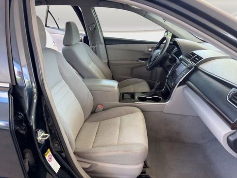 Used 2015 Toyota Camry LE FWD image 18