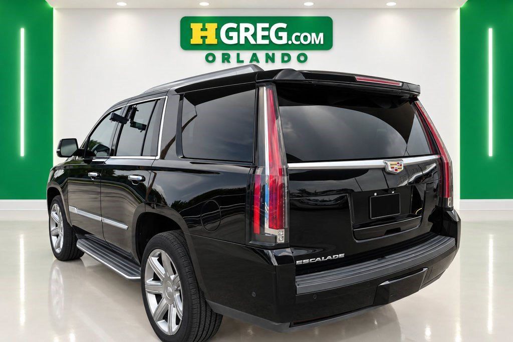 Used 2018 Cadillac Escalade Luxury RWD image 2