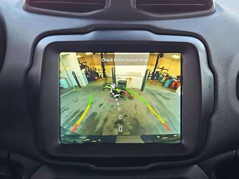 Used 2023 Jeep Renegade Latitude image 19