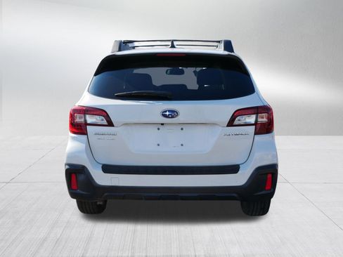 Used 2018 Subaru Outback 2.5i Limited w/ Popular Package #2 AWD/4WD image 4