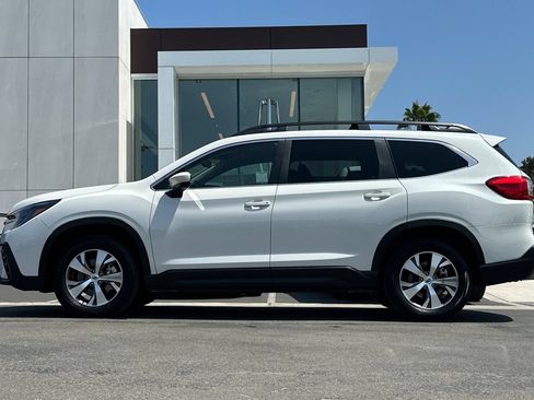 Used 2025 Subaru Ascent Premium AWD/4WD image 6
