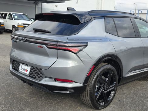 New 2026 Chevrolet Equinox EV RS image 11