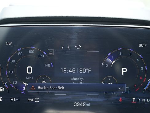 Used 2025 Chevrolet Tahoe High Country AWD/4WD image 24
