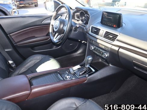 Used 2018 MAZDA MAZDA3 Grand Touring image 24