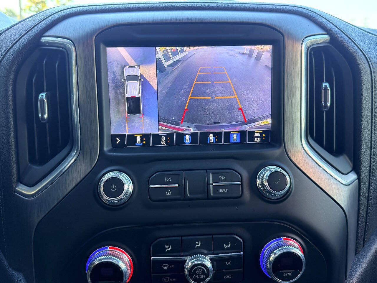 Used 2020 GMC Sierra 2500 Denali w/ Denali Ultimate Package AWD/4WD image 29