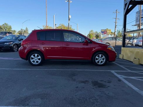 Used 2007 Nissan Versa Hatchback w/ Convenience Pkg FWD image 4