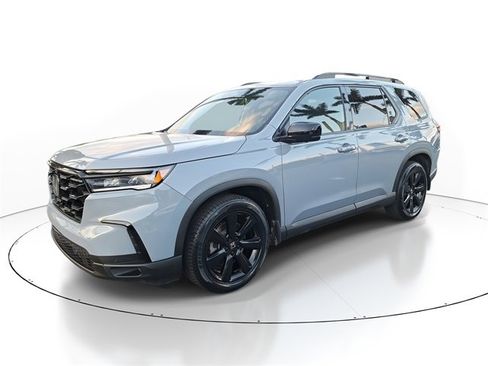 Certified 2025 Honda Pilot Black Edition image 3