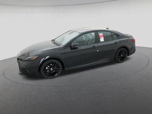 New 2026 Toyota Camry SE image 2