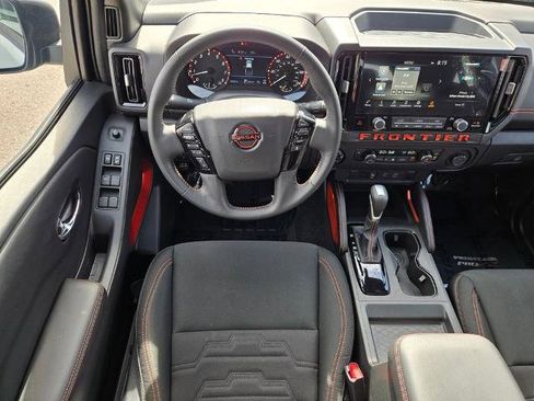 Certified 2025 Nissan Frontier PRO-4X w/ Tow Package AWD/4WD image 13