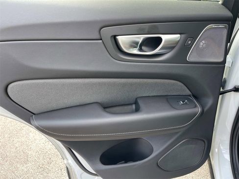 Used 2024 Volvo XC60 T8 Polestar w/ Protection Package Premier image 34