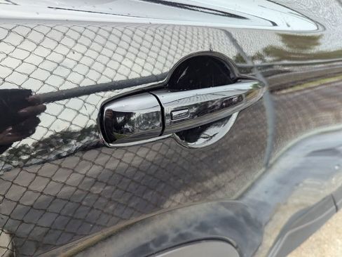 Used 2021 Nissan Rogue SV FWD image 19