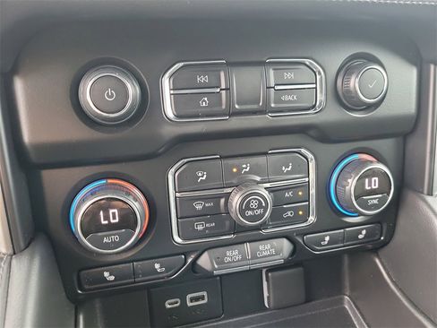 Used 2021 Chevrolet Tahoe LT image 17