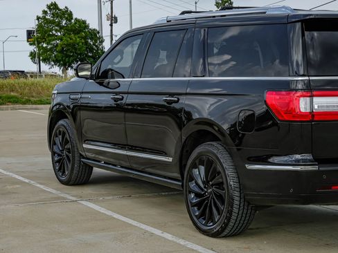 Used 2020 Lincoln Navigator L Reserve w/ Equipment Group 208A Reserve AWD/4WD image 13