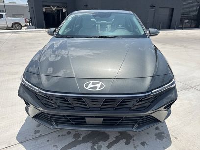 New 2025 Hyundai Elantra Limited