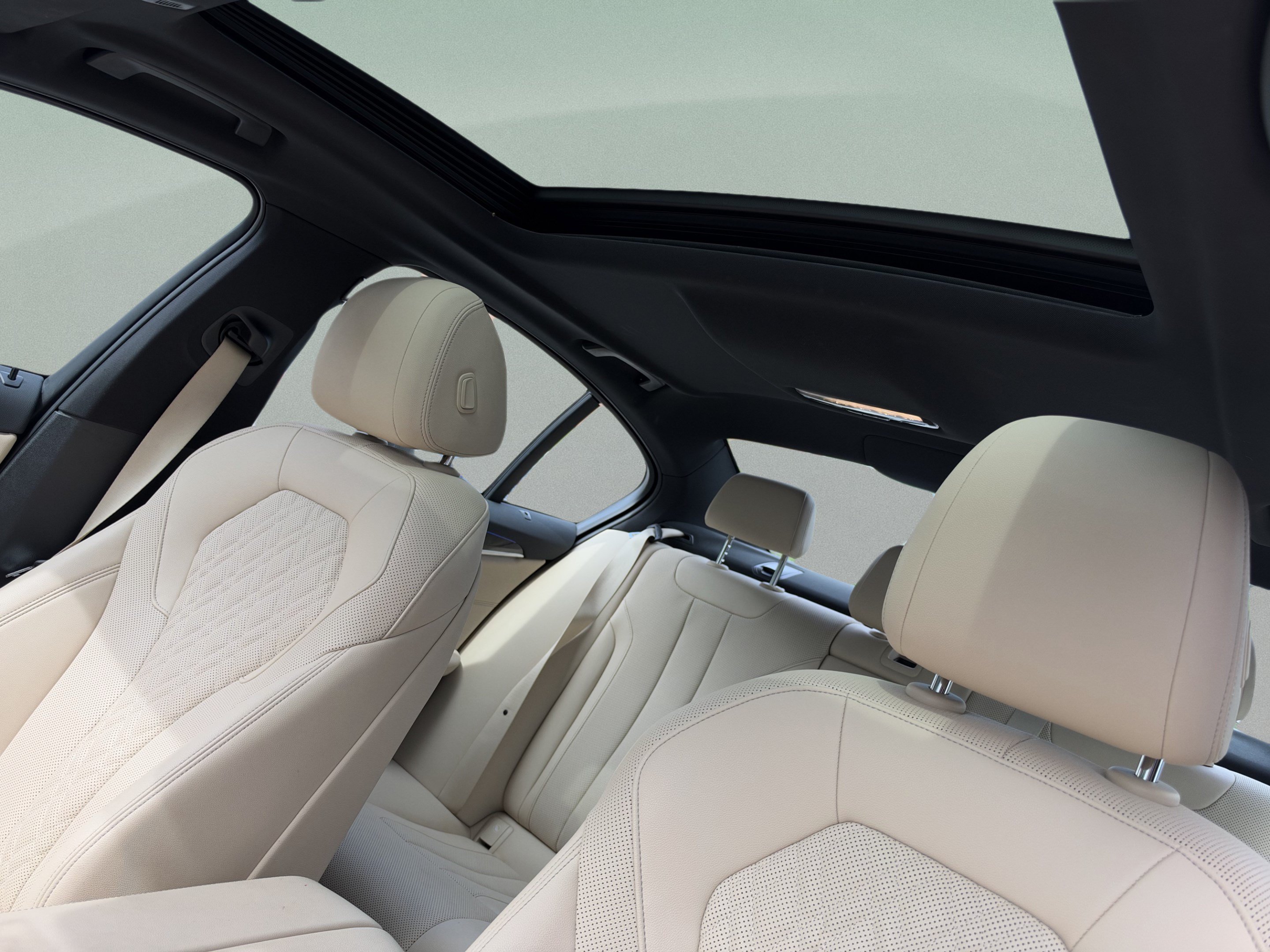 Used 2022 BMW 540i w/ Convenience Package RWD image 18