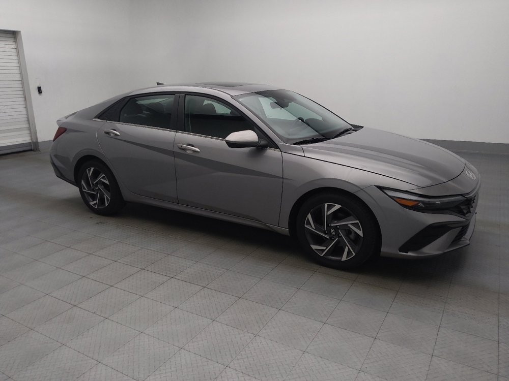 Used 2025 Hyundai Elantra SEL FWD image 11