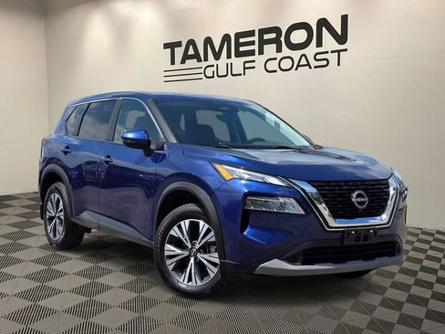 Used 2022 Nissan Rogue SV image 1