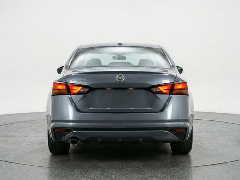 Used 2025 Nissan Altima 2.5 SV image 7