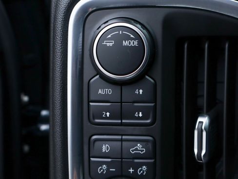 Used 2021 Chevrolet Silverado 1500 LT Trail Boss image 22