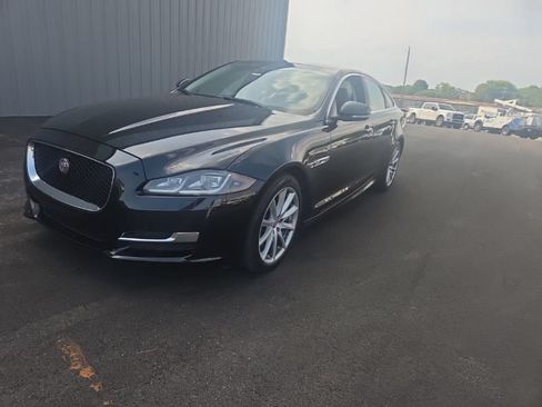 Used 2018 Jaguar XJ R-Sport AWD/4WD image 3