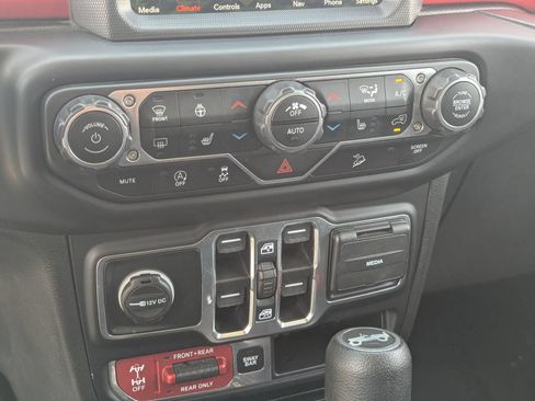 Used 2020 Jeep Wrangler Unlimited Rubicon AWD/4WD image 25