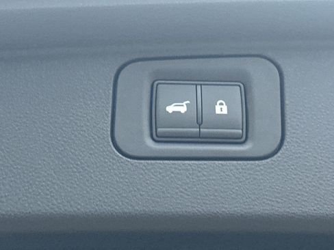 New 2026 Nissan Armada SL w/ Captain's Chari Seat Package image 19