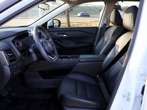 Certified 2024 Nissan Rogue SV w/ SV Premium Package image 19