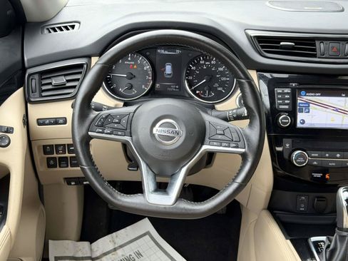 Used 2017 Nissan Rogue SL AWD/4WD image 14