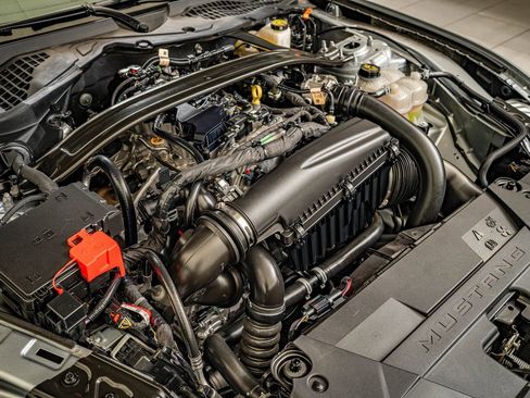 Used 2025 Ford Mustang Premium image 41