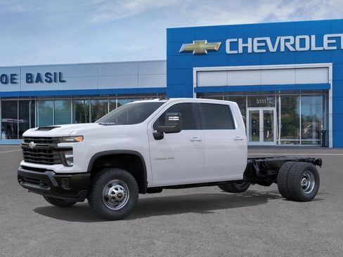 New 2026 Chevrolet Silverado 3500 W/T AWD/4WD image 2