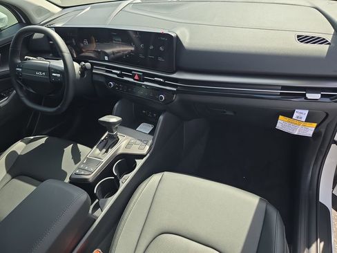 New 2026 Kia Sportage EX image 12