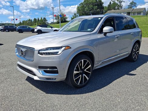 Used 2024 Volvo XC90 B5 Plus AWD/4WD image 4