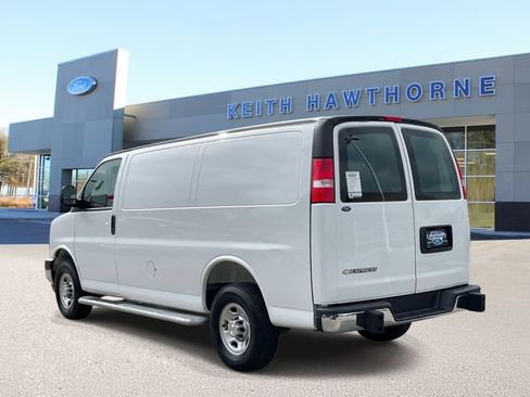 Used 2025 Chevrolet Express 2500 w/ Driver Convenience Package RWD image 4