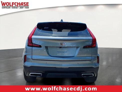 Used 2024 Cadillac XT4 Premium Luxury FWD image 4