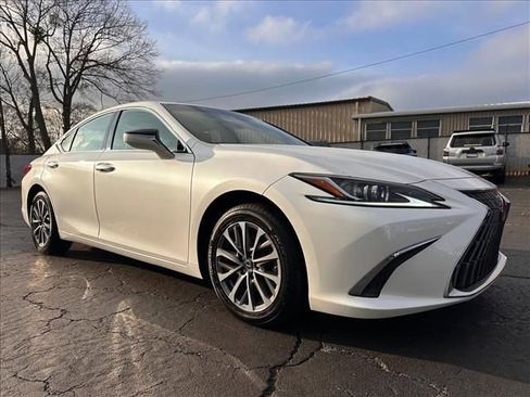 Used 2022 Lexus ES 350 image 2